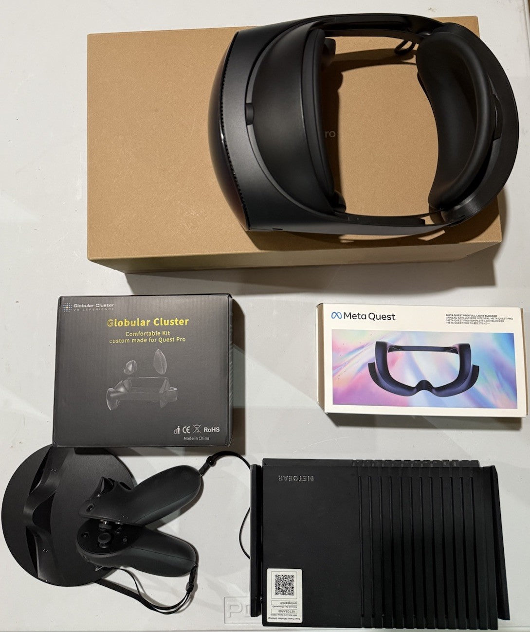 Oculus Quest Pro With Controllers, Full Light Blocker, Comfort Straps And Router