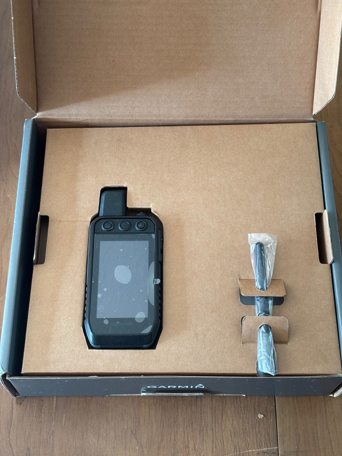 like New Garmin Alpha 300 TT 25 Remote Training System Black 010-02447-62
