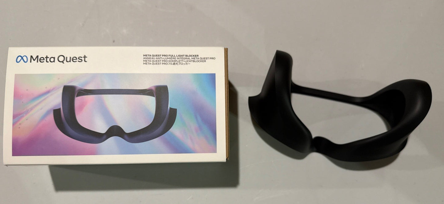 Oculus Quest Pro With Controllers, Full Light Blocker, Comfort Straps And Router