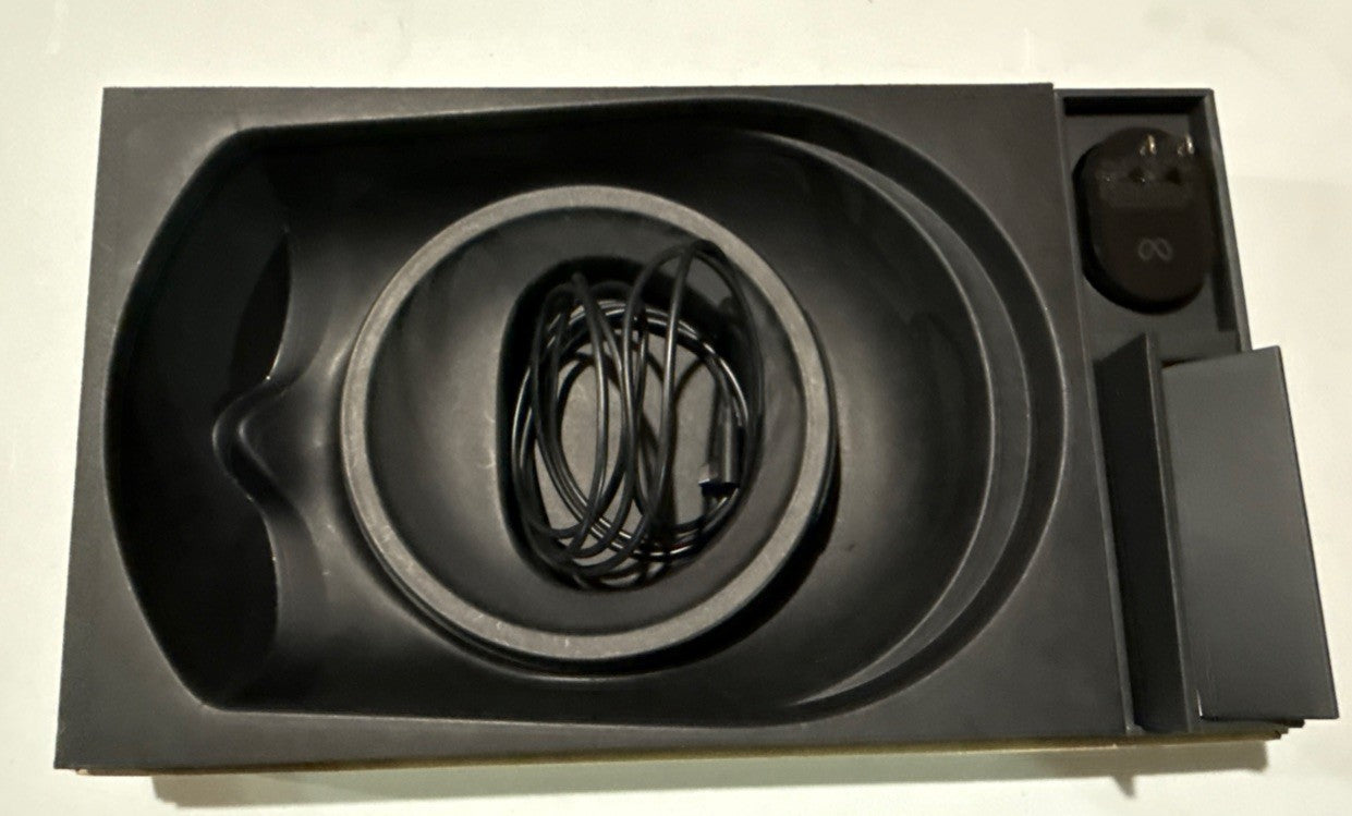 Oculus Quest Pro With Controllers, Full Light Blocker, Comfort Straps And Router