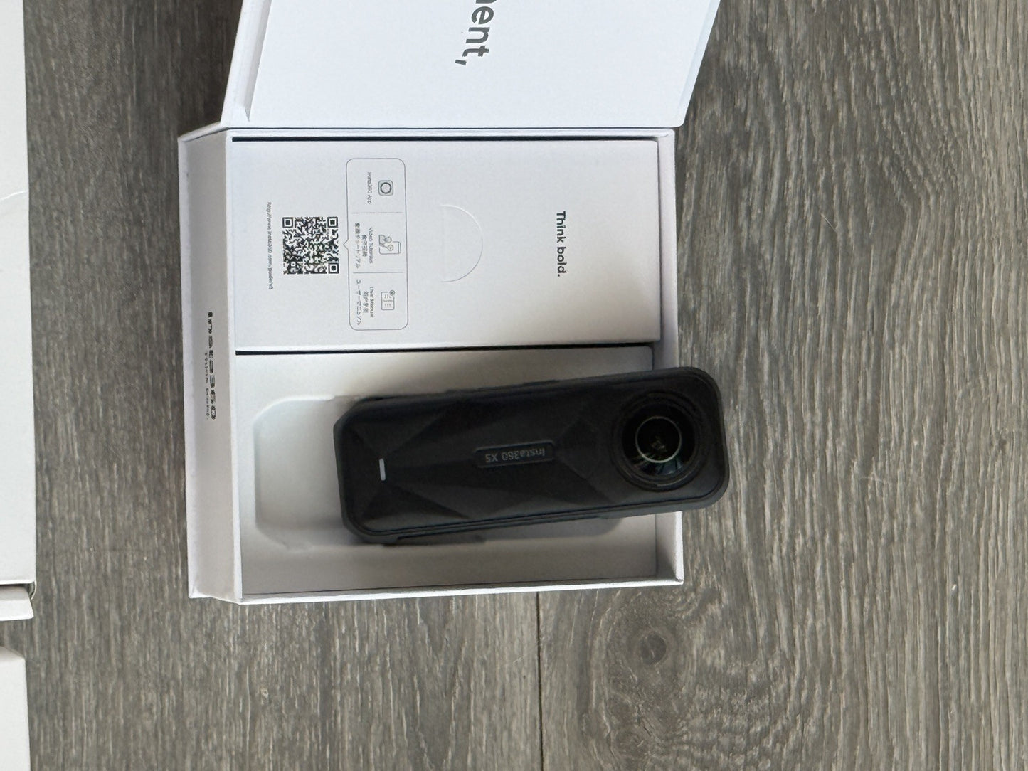 Insta360 X5, Essentials Bundle, 2 Battties in Excellent condition
