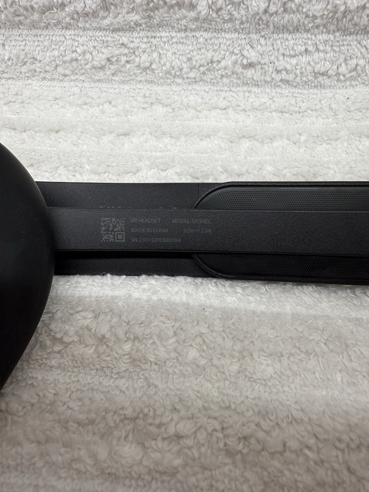 Meta Quest Pro 256GB VR Headset + 2 Controllers Black Excellent