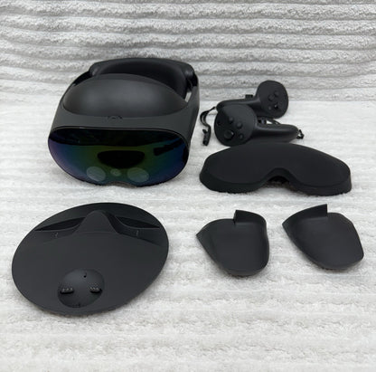 Meta Quest Pro 256GB VR Headset + 2 Controllers Black Excellent