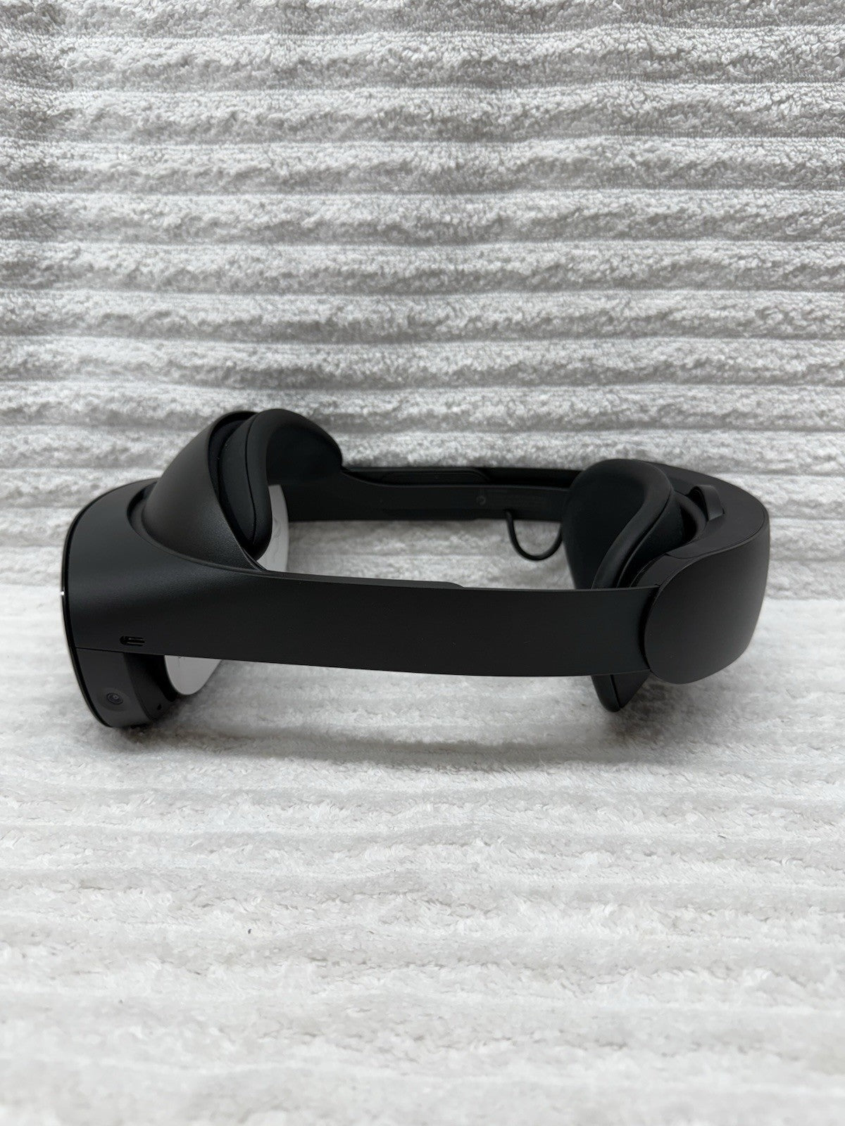 Meta Quest Pro 256GB VR Headset + 2 Controllers Black Excellent