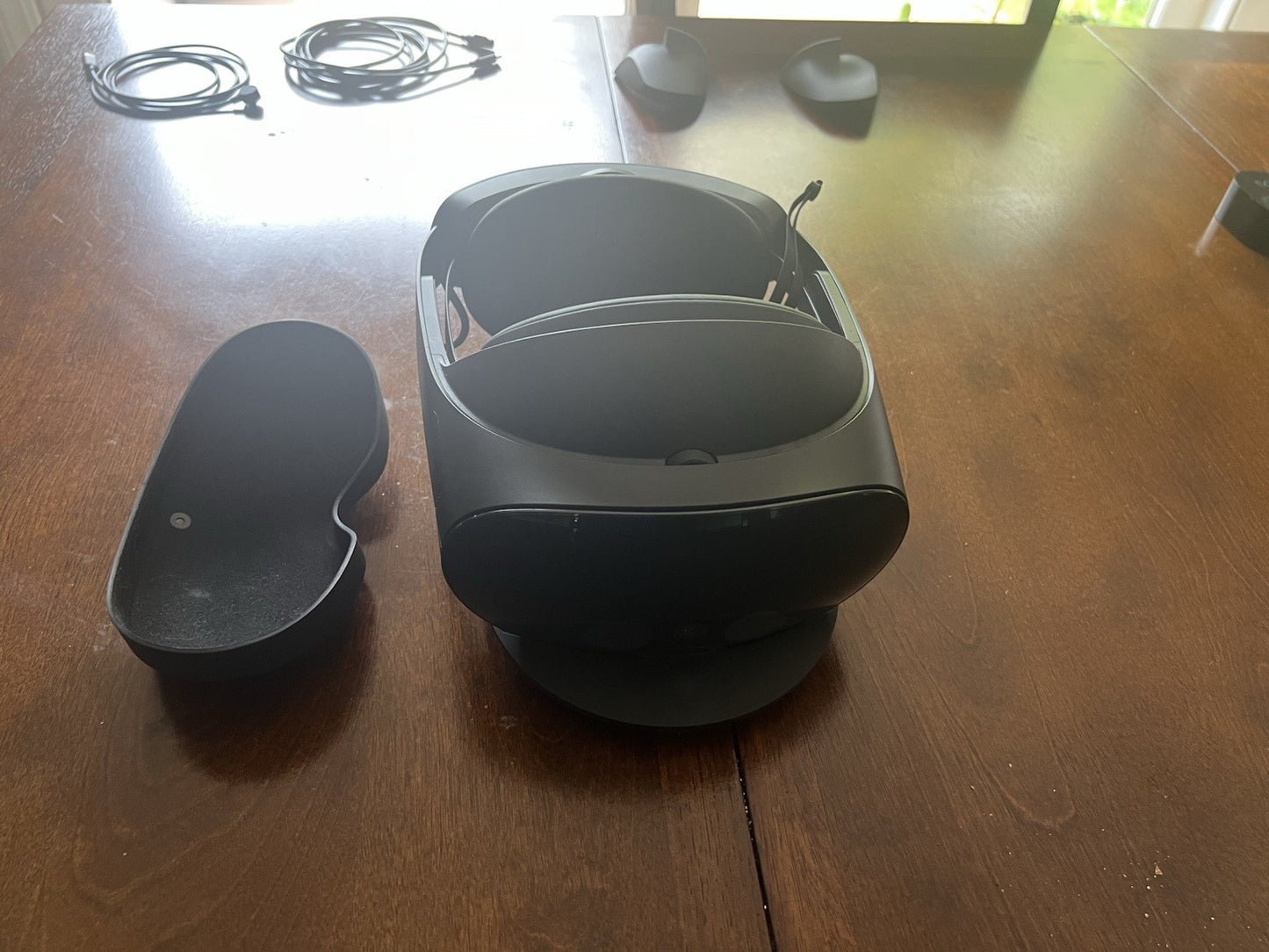 Complete Meta Quest Pro 256GB Kit w/ Controllers, Dock, and Travel Case