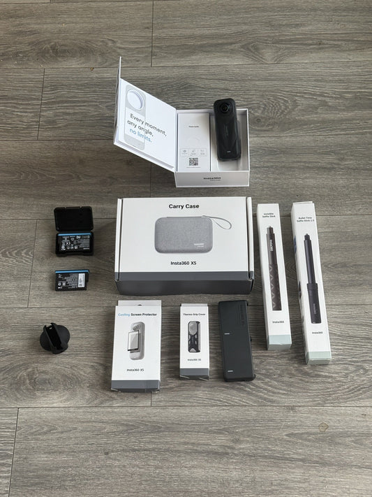 Insta360 X5, Essentials Bundle, 2 Battties in Excellent condition